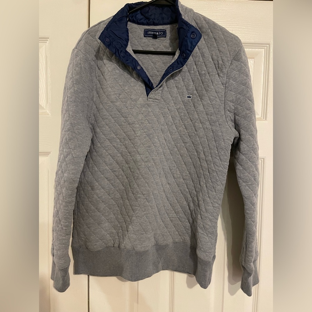 Gray men’s crown and Ivy pull over size M